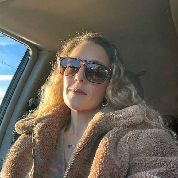 Meet your Posher, Avital - Picture 1 of 1